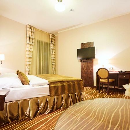 Casino&Hotel Admiral Alzbetin Zelezna Ruda Bagian luar foto